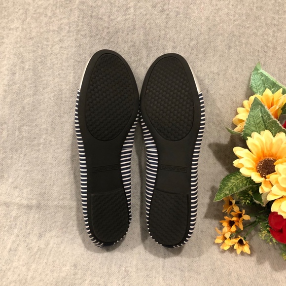 NWOT - Navy & White Striped Ballet Flats with Shiny Silver Toecaps - Picture 15 of 16